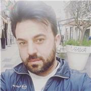 insegnante tutor di inglese impartisce lezioni preferibilmente in presenza oppure online